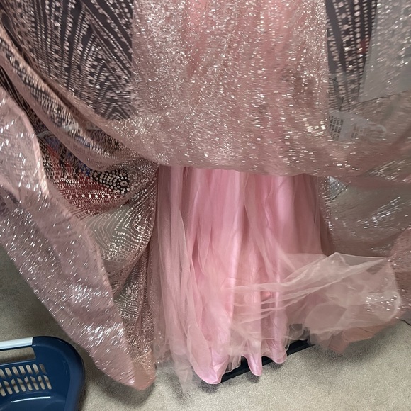 Ellie Wilde Prom/semi/special occasion gown - Picture 7 of 9